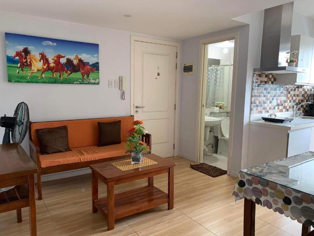 Azure C5 Man-Made Beach Balcony Multiple Units マニラ市 エクステリア 写真