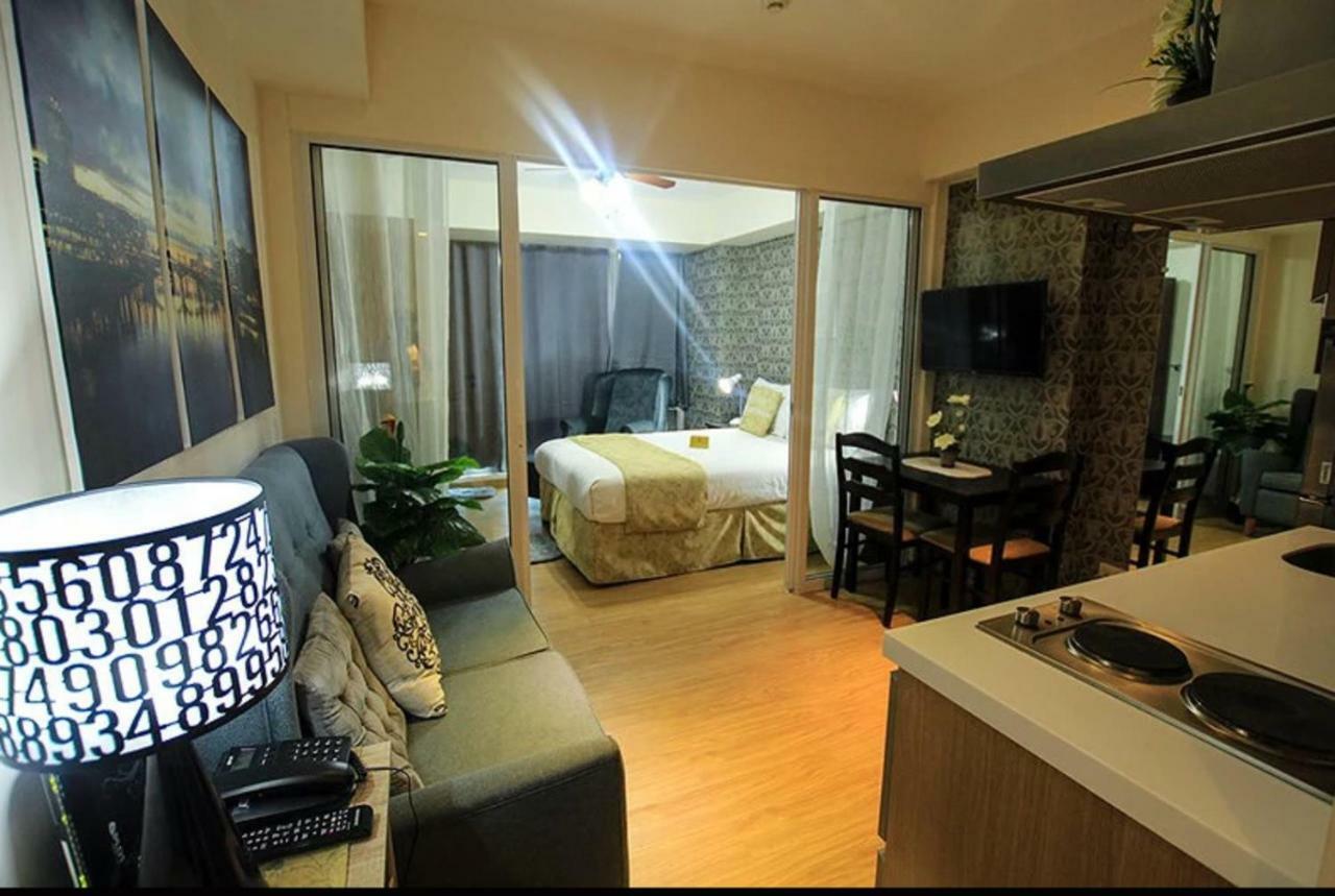 Azure C5 Man-Made Beach Balcony Multiple Units マニラ市 エクステリア 写真