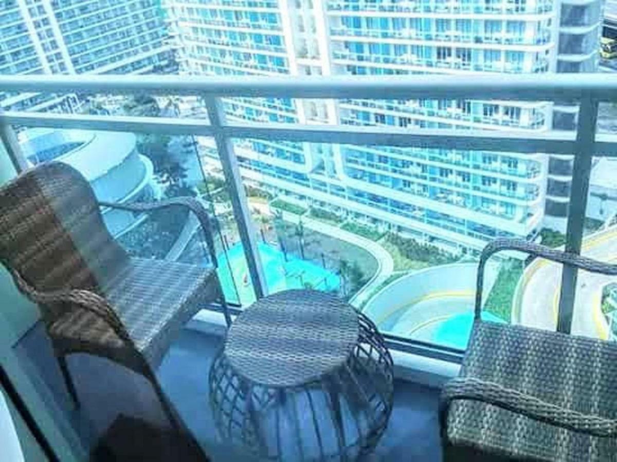 Azure C5 Man-Made Beach Balcony Multiple Units マニラ市 エクステリア 写真