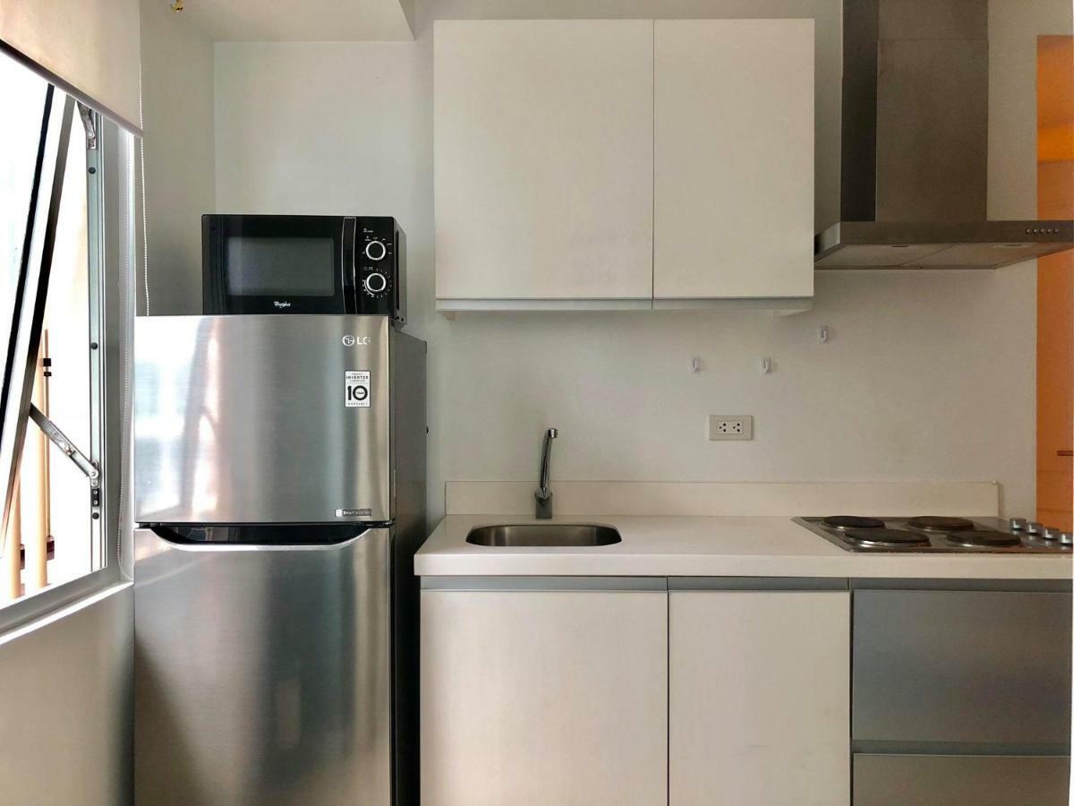Azure C5 Man-Made Beach Balcony Multiple Units マニラ市 エクステリア 写真